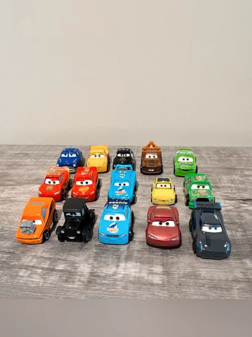 Disney Pixar Cars Mini Racers Die-cast Lot of 15 Cars Snotrod Lizzie Luigi More